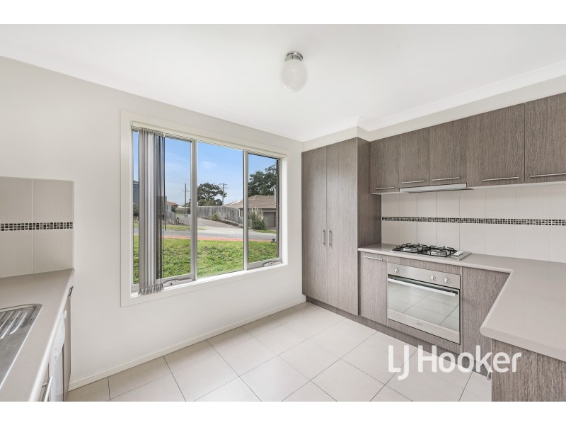 3 Mcclenaghan Place, Pakenham VIC 3810