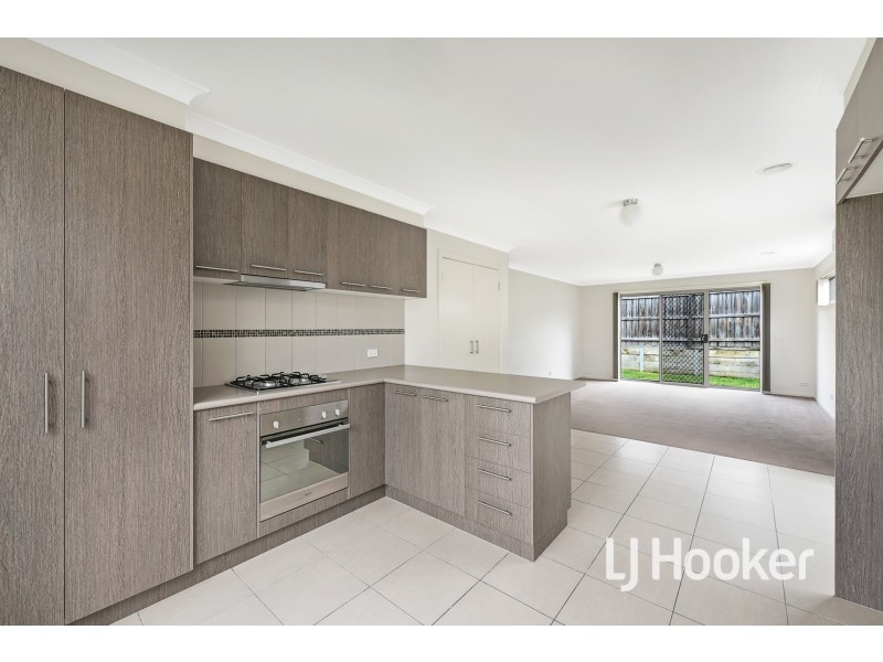 3 Mcclenaghan Place, Pakenham VIC 3810