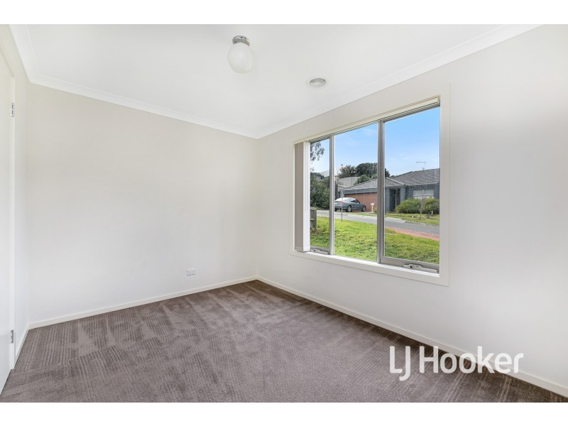 3 Mcclenaghan Place, Pakenham VIC 3810