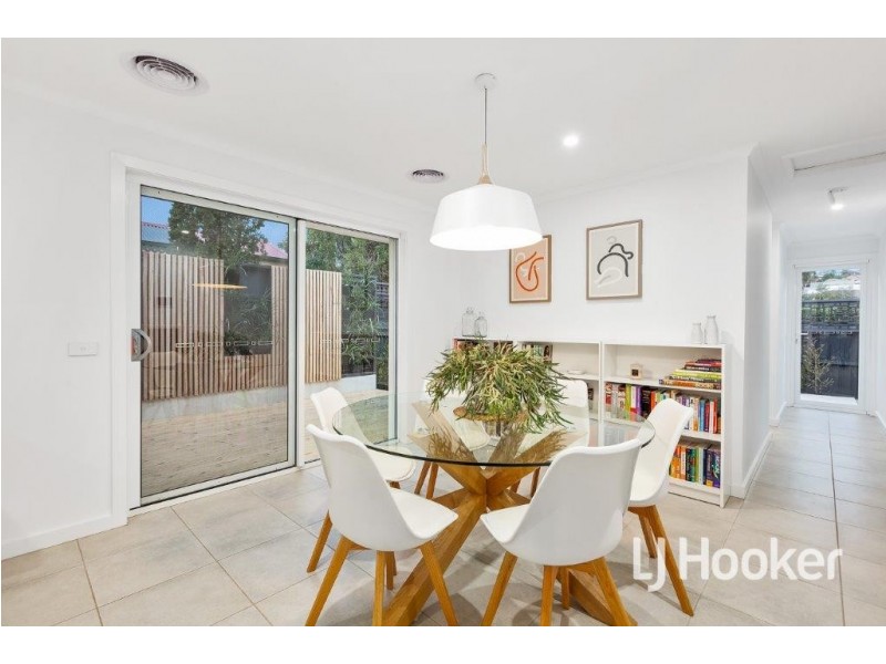 40 Parman Avenue, Pakenham VIC 3810