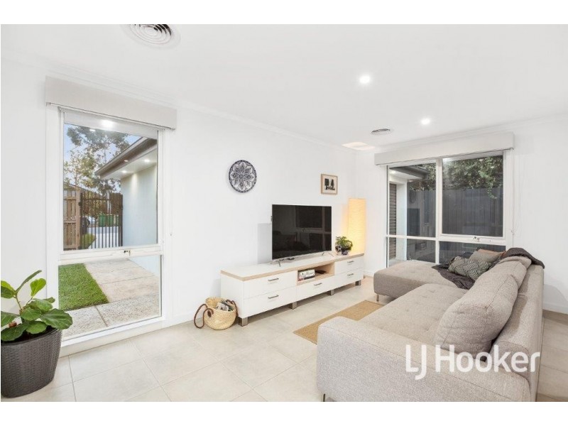 40 Parman Avenue, Pakenham VIC 3810