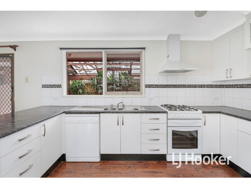 17 Cyprus Place, Pakenham VIC 3810