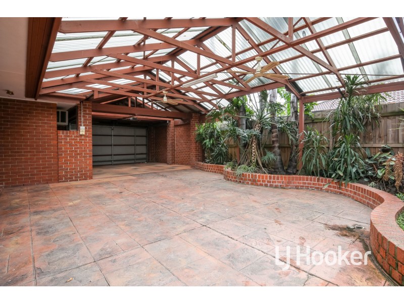 17 Cyprus Place, Pakenham VIC 3810
