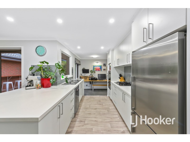 19 Nathan Court, Pakenham VIC 3810
