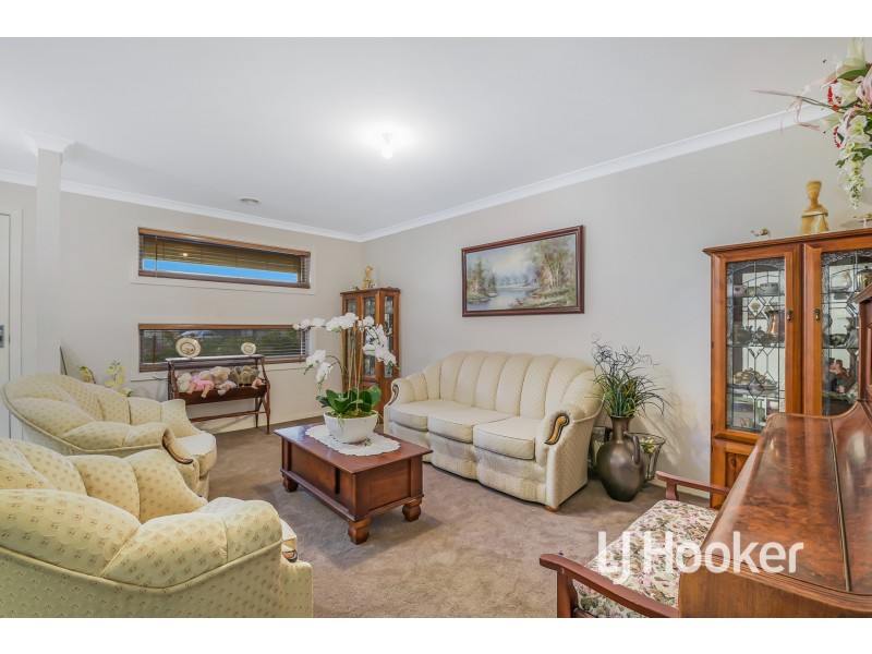 6 Teal Place, Pakenham VIC 3810