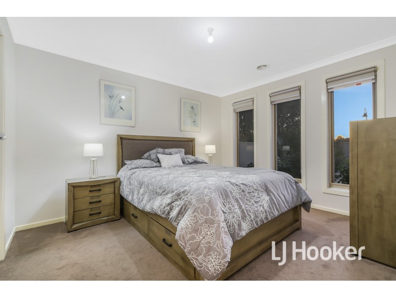 6 Teal Place, Pakenham VIC 3810