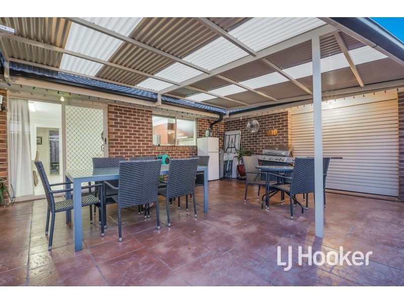 6 Teal Place, Pakenham VIC 3810