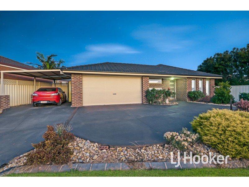 6 Teal Place, Pakenham VIC 3810