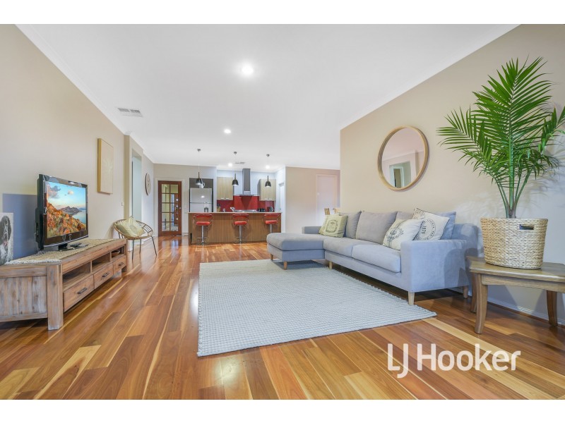 125 Livingstone Boulevard, Pakenham VIC 3810