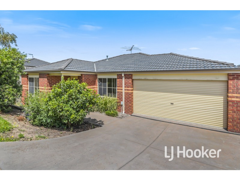 3/12 Renlik Court, Pakenham VIC 3810