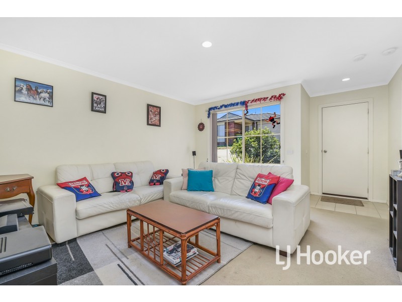 3/12 Renlik Court, Pakenham VIC 3810