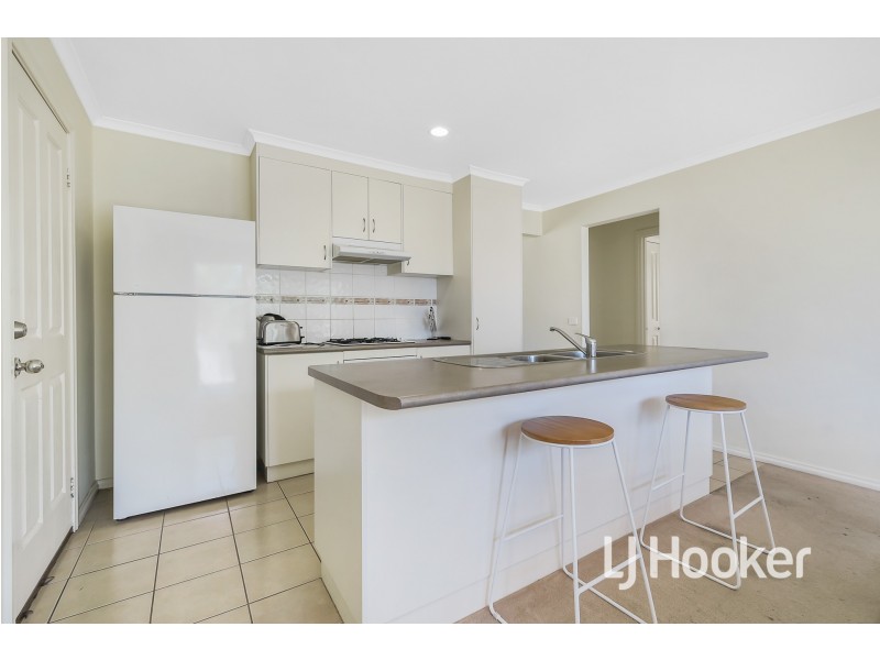 3/12 Renlik Court, Pakenham VIC 3810