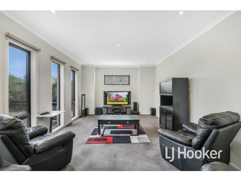 35 Rush Lily Drive, Officer VIC 3809