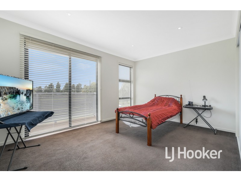 35 Rush Lily Drive, Officer VIC 3809