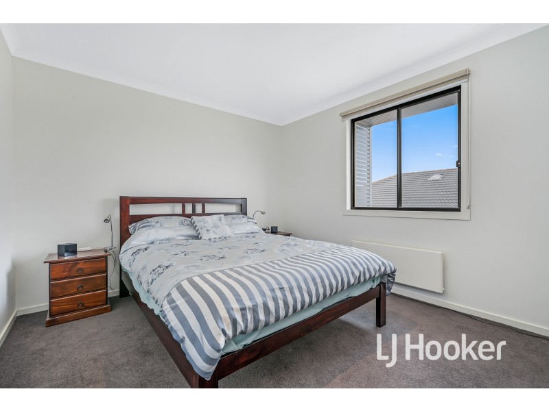 35 Rush Lily Drive, Officer VIC 3809