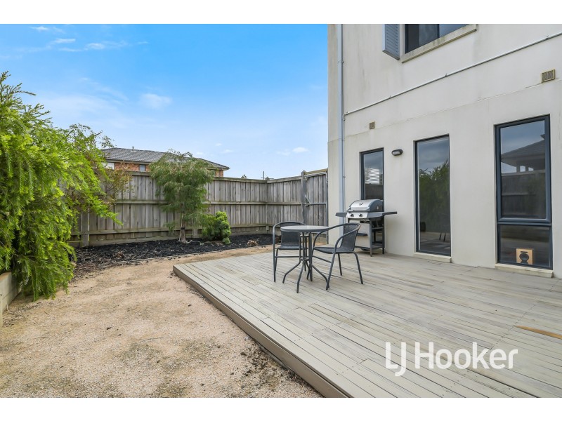 35 Rush Lily Drive, Officer VIC 3809