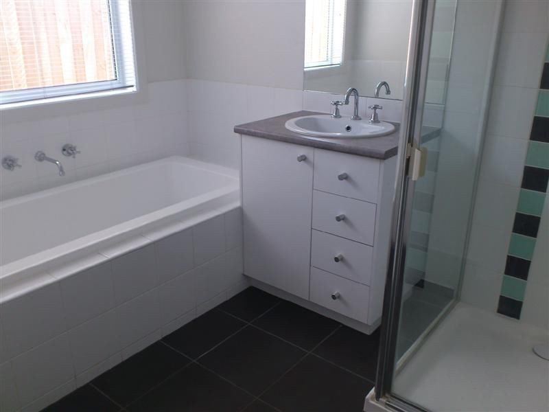 20 Kimberley Grove, Pakenham VIC 3810