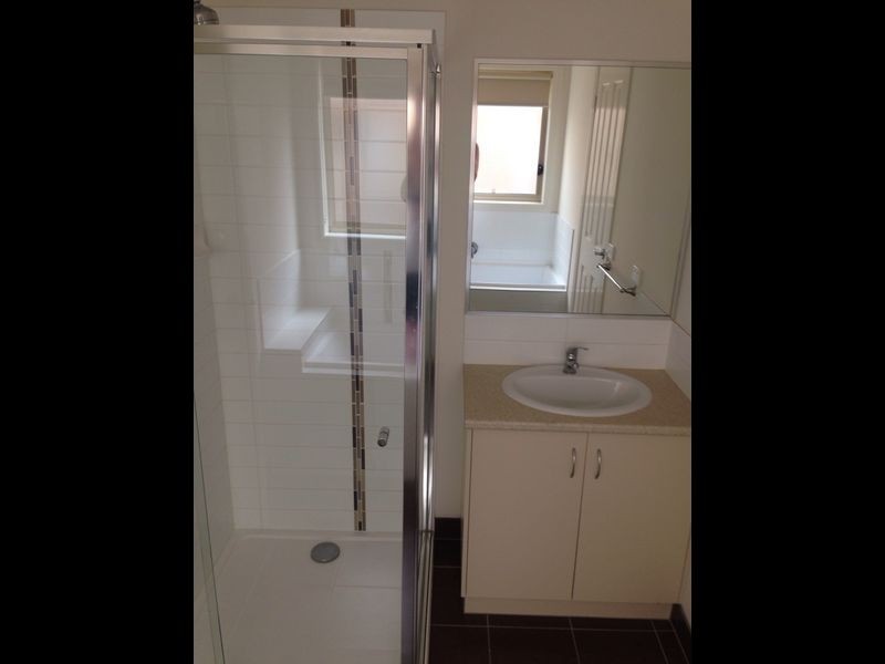 7/12 McClenaghan Place, Pakenham VIC 3810