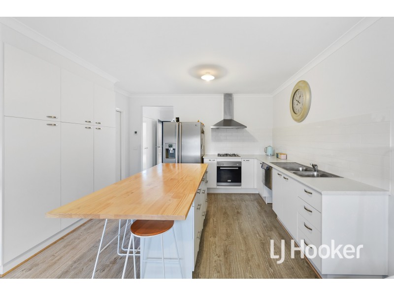 5 Eliot Avenue, Officer VIC 3809