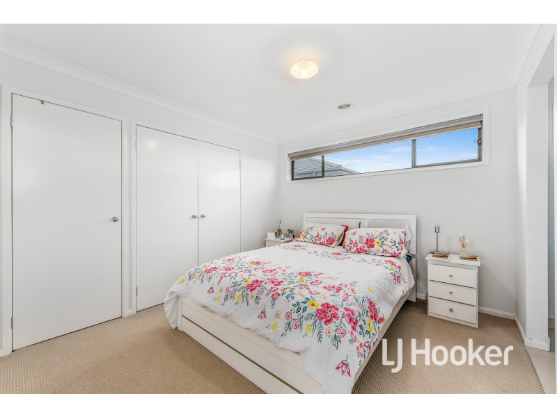 5 Eliot Avenue, Officer VIC 3809