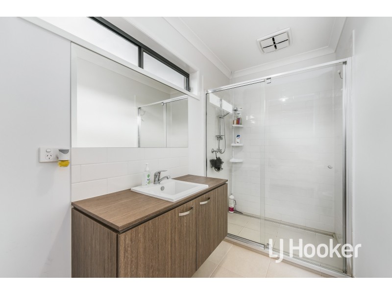 5 Eliot Avenue, Officer VIC 3809