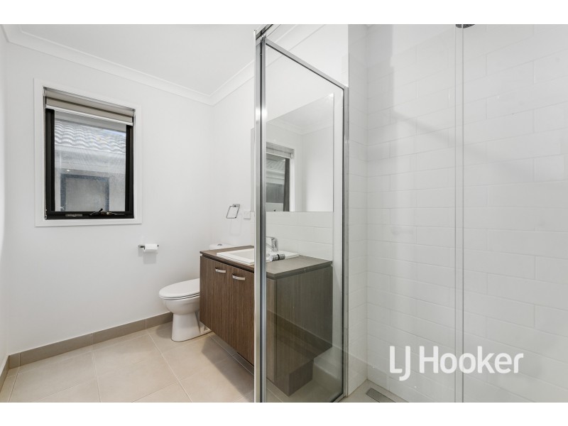 5 Eliot Avenue, Officer VIC 3809