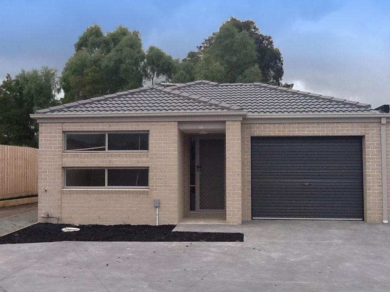11/30 Sir Thomas Drive, Pakenham VIC 3810