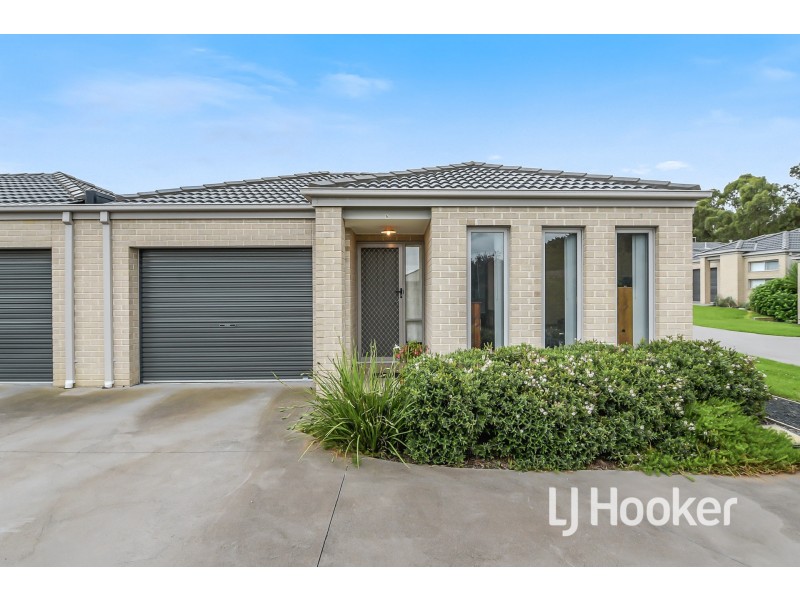 5/30 Sir Thomas Drive, Pakenham VIC 3810