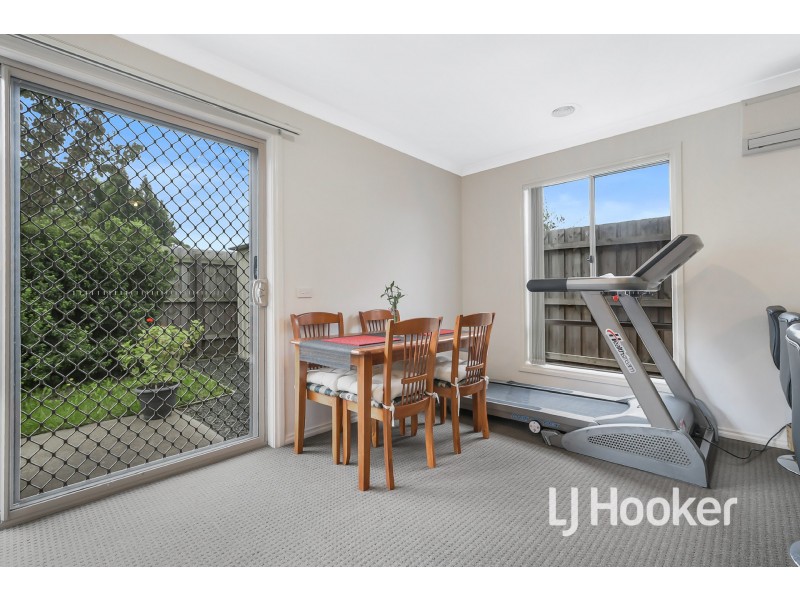 5/30 Sir Thomas Drive, Pakenham VIC 3810
