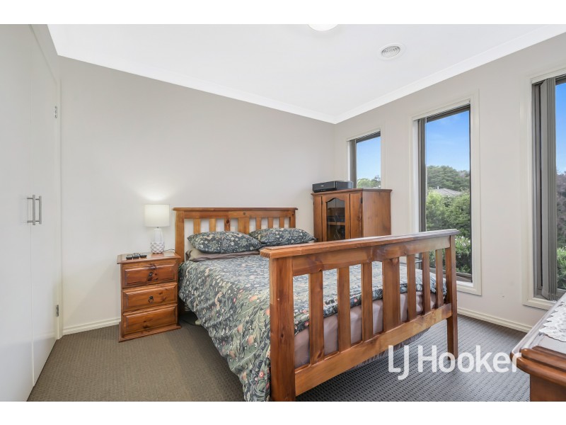 5/30 Sir Thomas Drive, Pakenham VIC 3810
