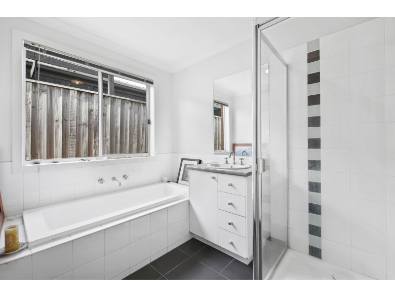 20 Kimberley Grove, Pakenham VIC 3810