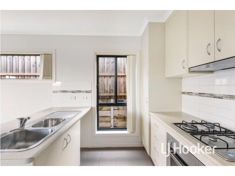 12/103 Army Road, Pakenham VIC 3810