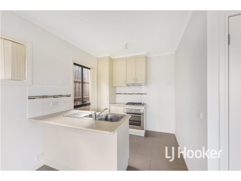 12/103 Army Road, Pakenham VIC 3810