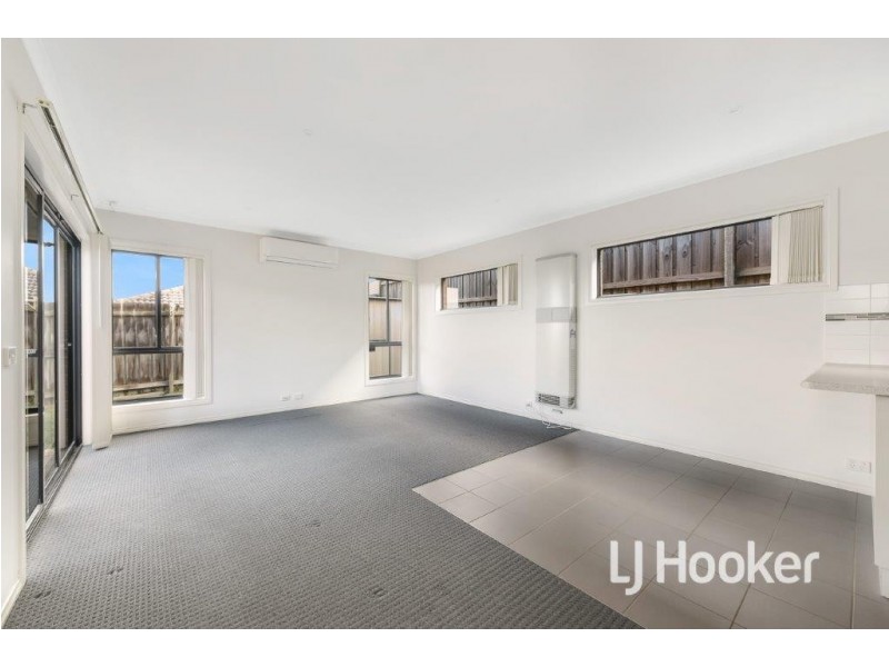 12/103 Army Road, Pakenham VIC 3810