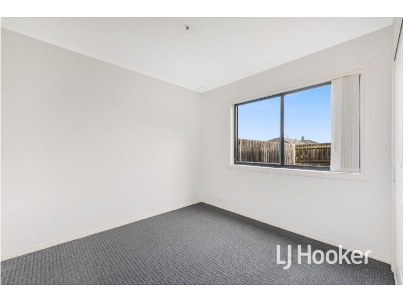 12/103 Army Road, Pakenham VIC 3810