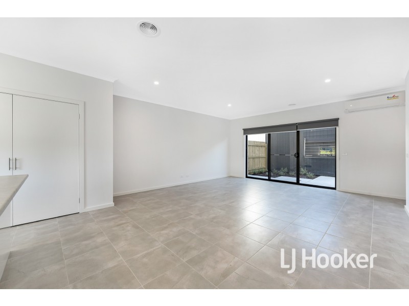 14/89 Henry Street, Pakenham VIC 3810
