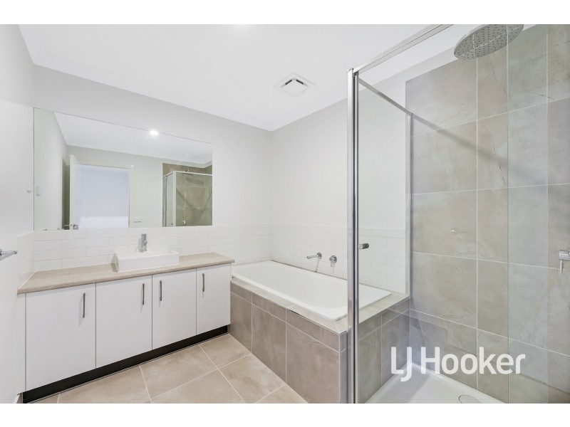 14/89 Henry Street, Pakenham VIC 3810