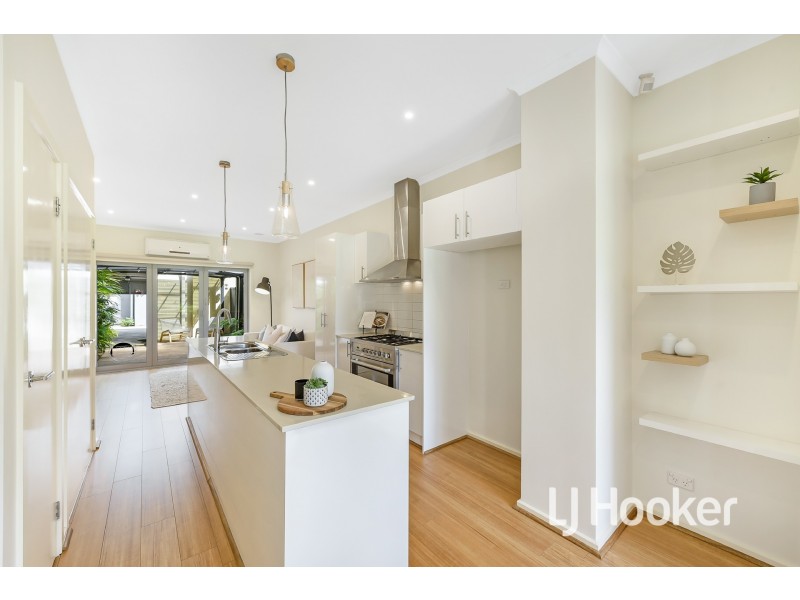 6/11 Howqua Place, Pakenham VIC 3810