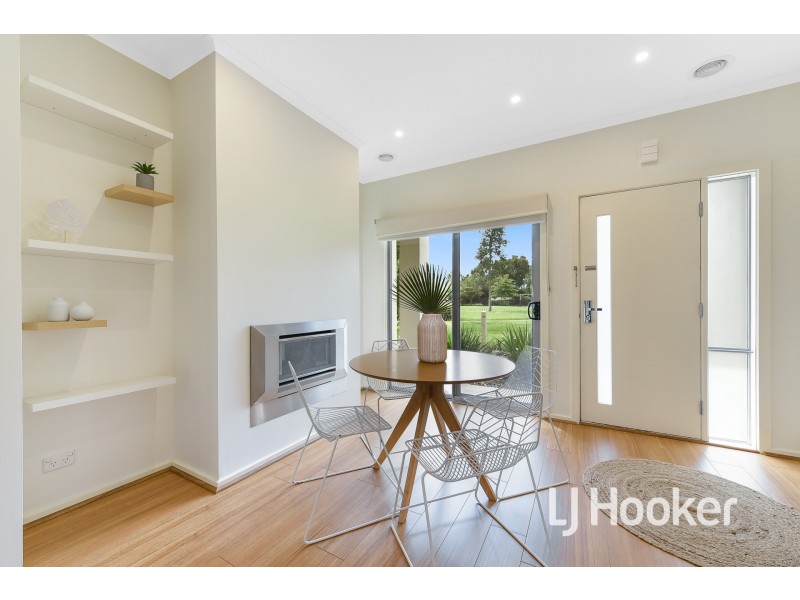 6/11 Howqua Place, Pakenham VIC 3810