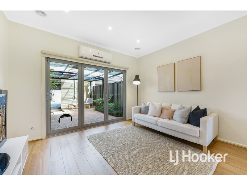 6/11 Howqua Place, Pakenham VIC 3810
