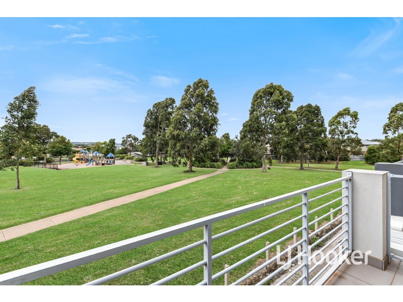 6/11 Howqua Place, Pakenham VIC 3810