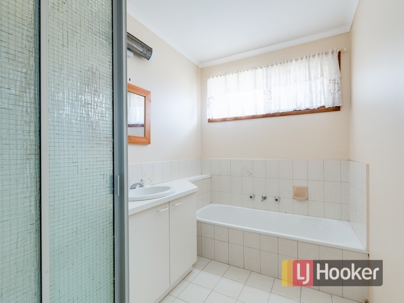 6 Damien Court, Pakenham VIC 3810