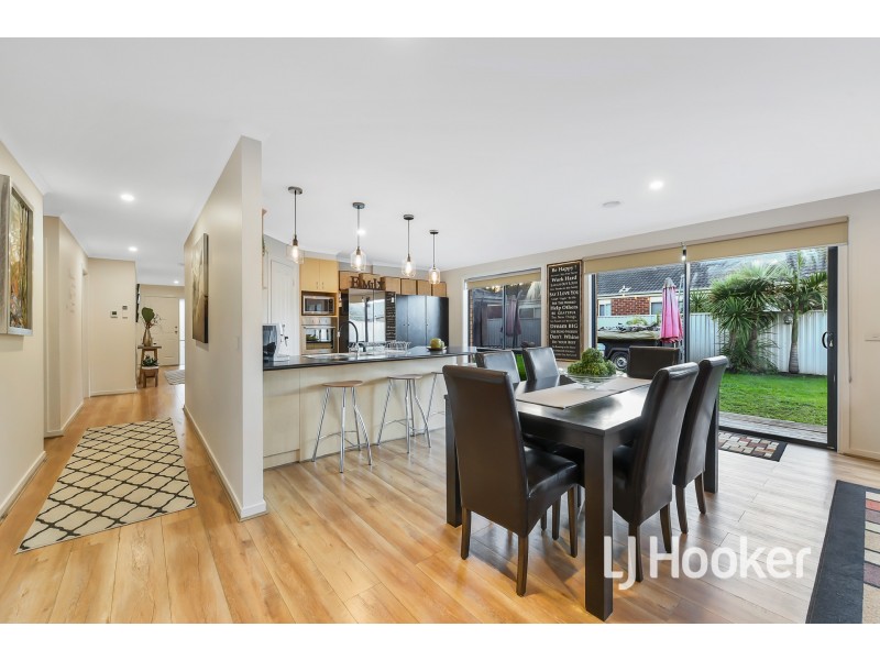 2 Ashwood Grove, Pakenham VIC 3810