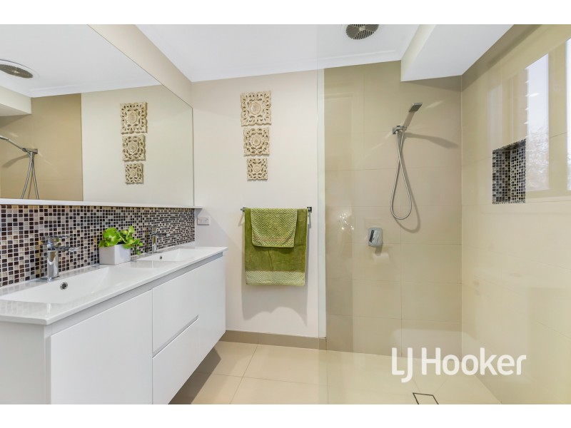 2 Ashwood Grove, Pakenham VIC 3810