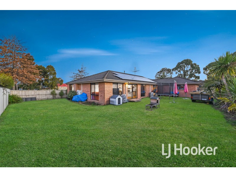 2 Ashwood Grove, Pakenham VIC 3810