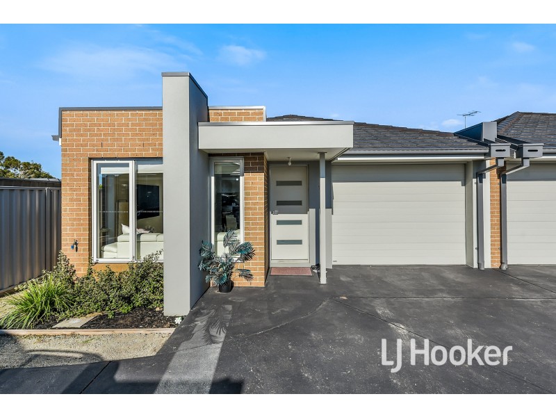 16 Woodlet Place, Pakenham VIC 3810