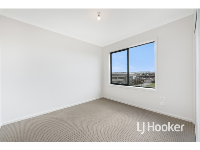 33 Rubus Way, Pakenham VIC 3810