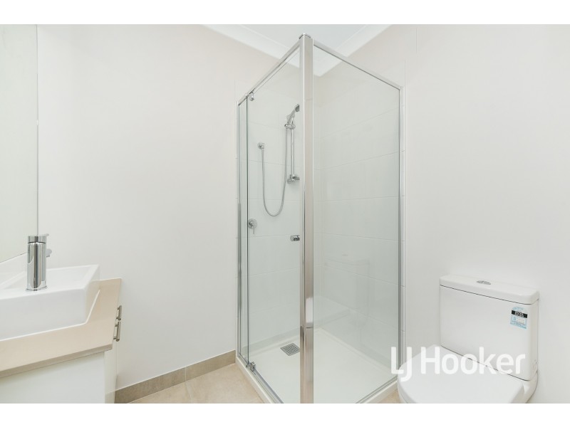 33 Rubus Way, Pakenham VIC 3810