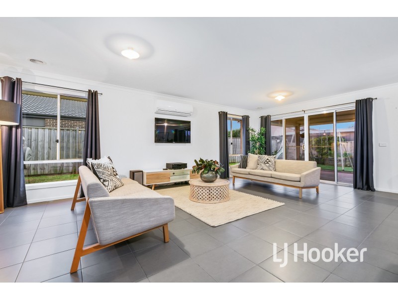 53 Greendale Boulevard, Pakenham VIC 3810