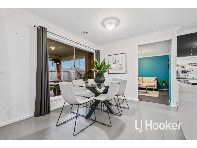 53 Greendale Boulevard, Pakenham VIC 3810